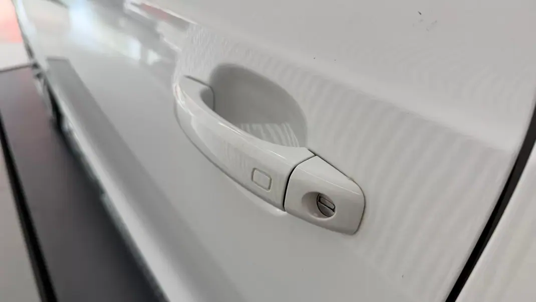 Audi A5 Cabrio 2016 - 25900 EUR, 121865 km - AUTO.MOTO.pt - 121865km - foto 14 de 32