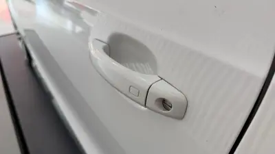 Audi A5 Cabrio 2016 - 25900 EUR, 121865 km - AUTO.MOTO.pt - 121865km - foto 14 de 32