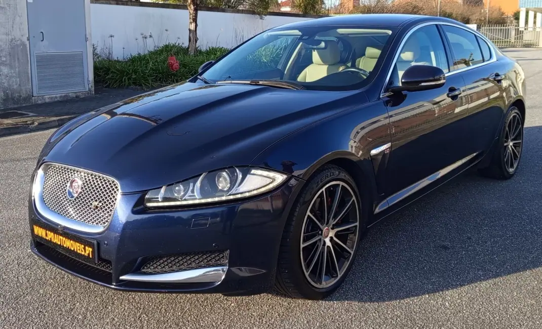 Jaguar XF 2014 - 13990 EUR, 192200 km - AUTO.MOTO.pt - 192200km - foto 1 de 18