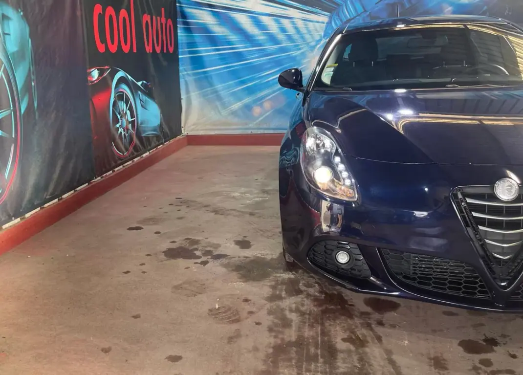 Alfa Romeo Giulietta 2011 - 8750 EUR, 197000 km - AUTO.MOTO.pt - 197000km - foto 10 de 35