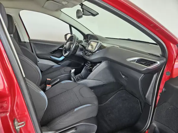 Peugeot 208 2014 - 6950 EUR, 167000 km - 167000km - foto 4 de 8