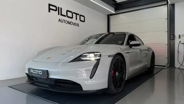 Porsche Taycan 2021