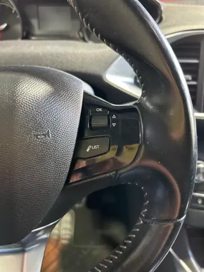 Peugeot 308 SW 2018 - 11500 EUR, 155853 km - AUTO.MOTO.pt - 155853km - foto 30 de 38