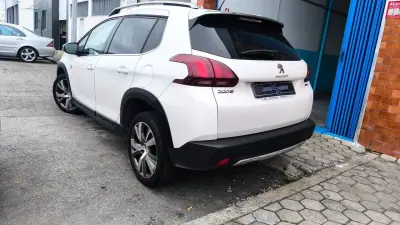 Peugeot 2008 2017 - 9900 EUR, 113000 km - AUTO.MOTO.pt - 113000km - foto 13 de 15