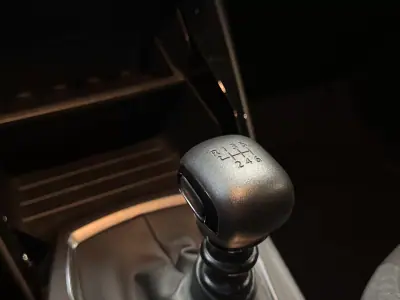 Peugeot 208 2023 - 14990 EUR, 87800 km - AUTO.MOTO.pt - 87800km - foto 25 de 30