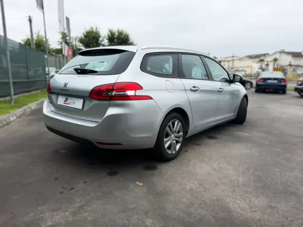 Peugeot 308 SW 2015 - 9750 EUR, 140800 km - AUTO.MOTO.pt - 140800km - foto 7 de 19