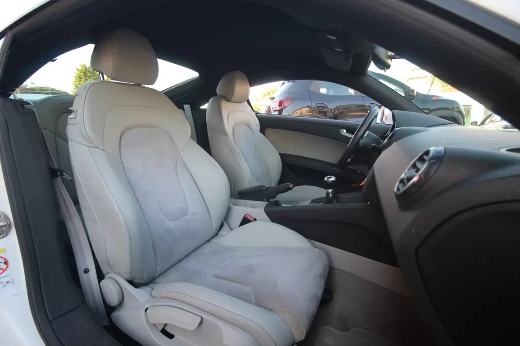 Audi TT Coupé 2014 - 16990 EUR, 211300 km - AUTO.MOTO.pt - 211300km - foto 22 de 22