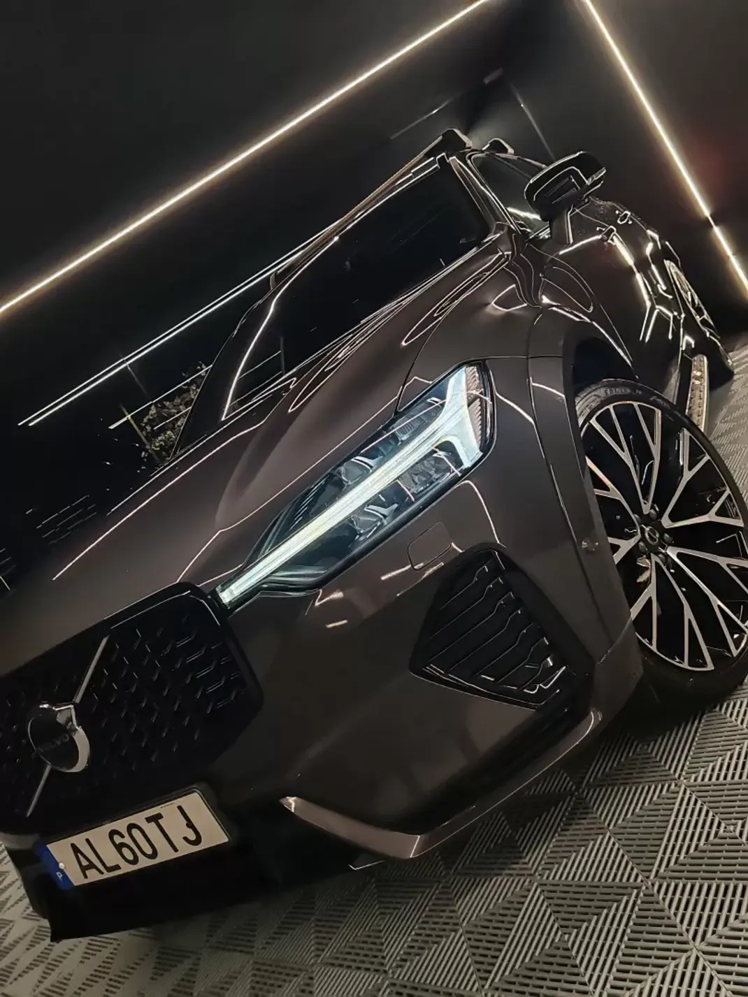 Volvo XC 60 2022 - 41000 EUR, 109000 km - AUTO.MOTO.pt - 109000km - foto 2 de 27