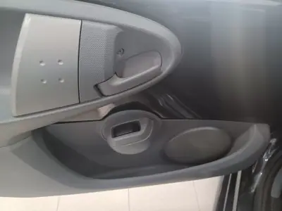 Toyota Aygo 2011 - 6790 EUR, 110561 km - AUTO.MOTO.pt - 110561km - foto 23 de 33