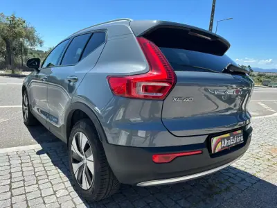 Volvo XC 40 2020 - 29900 EUR, 68976 km - AUTO.MOTO.pt - 68976km - foto 4 de 35