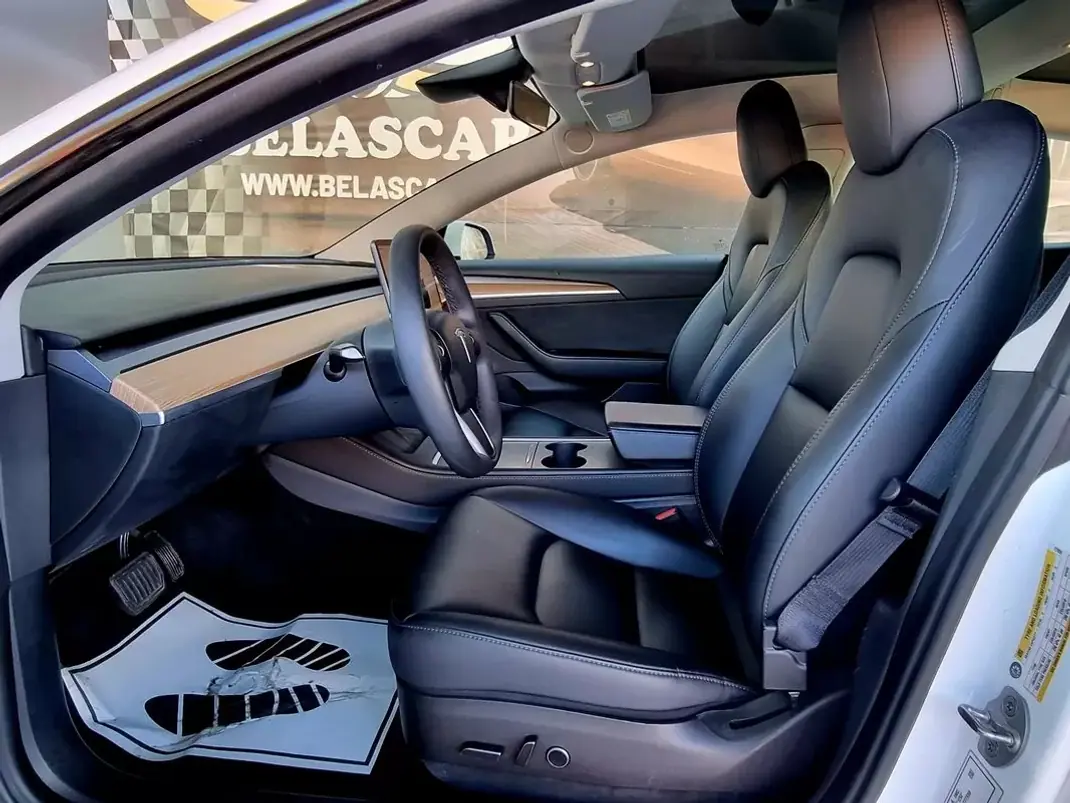 Tesla Model 3 2023 - 28900 EUR, 93000 km - 93000km - foto 4 de 15