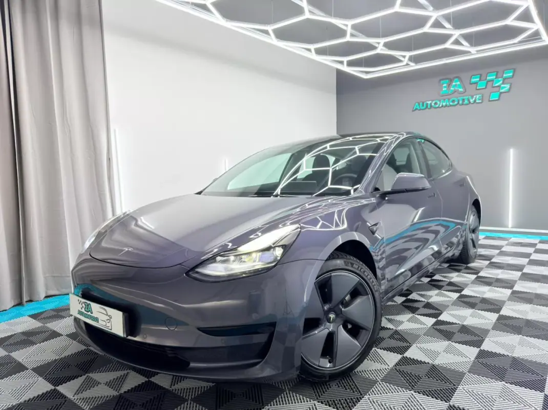 Tesla Model 3 2021 - 25000 EUR, 122000 km - AUTO.MOTO.pt - 122000km - foto 1 de 22