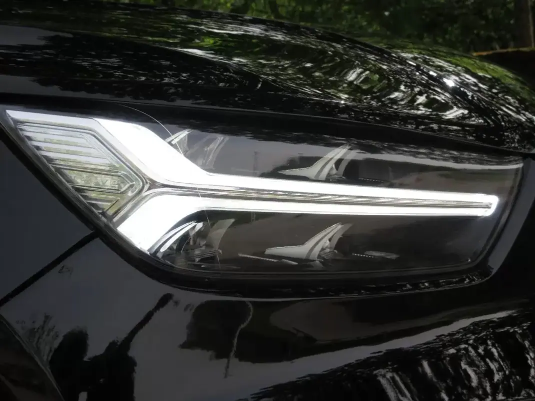 Volvo XC 40 2019 - 29490 EUR, 70000 km - AUTO.MOTO.pt - 70000km - foto 25 de 60