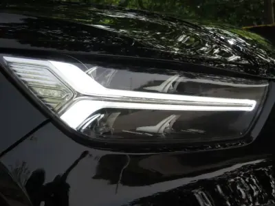 Volvo XC 40 2019 - 29490 EUR, 70000 km - AUTO.MOTO.pt - 70000km - foto 25 de 60
