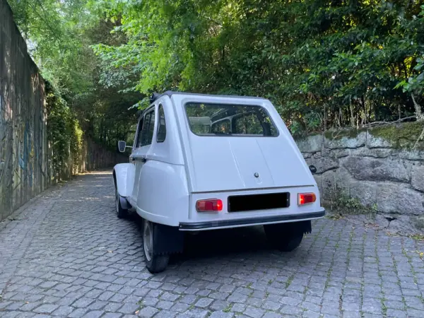 Citroën Dyane 1979 - 7900 EUR, 92000 km - AUTO.MOTO.pt - 92000km - foto 27 de 38