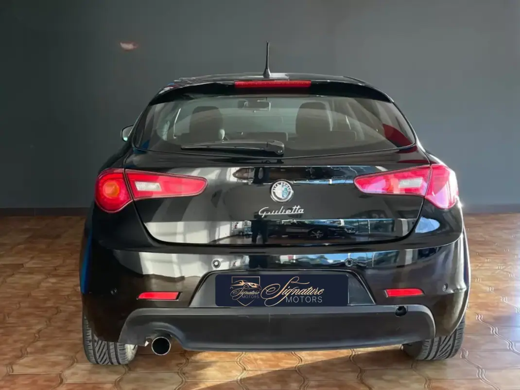 Alfa Romeo Giulietta 2012 - 11900 EUR, 149326 km - AUTO.MOTO.pt - 149326km - foto 5 de 8