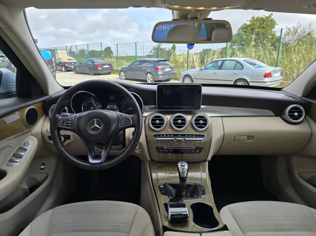Mercedes-Benz C 200 2014 - 12450 EUR, 252000 km - AUTO.MOTO.pt - 252000km - foto 12 de 18