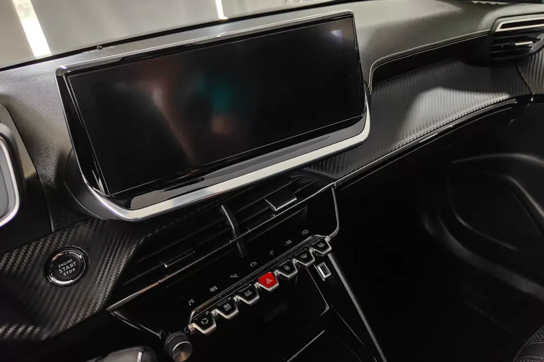 Peugeot 2008 2020 - 15990 EUR, 67000 km - AUTO.MOTO.pt - 67000km - foto 38 de 61