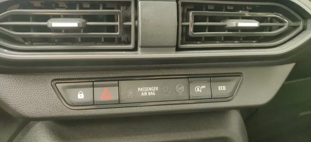 Dacia Sandero 2025 - 16990 EUR, 2000 km - AUTO.MOTO.pt - 2000km - foto 35 de 39