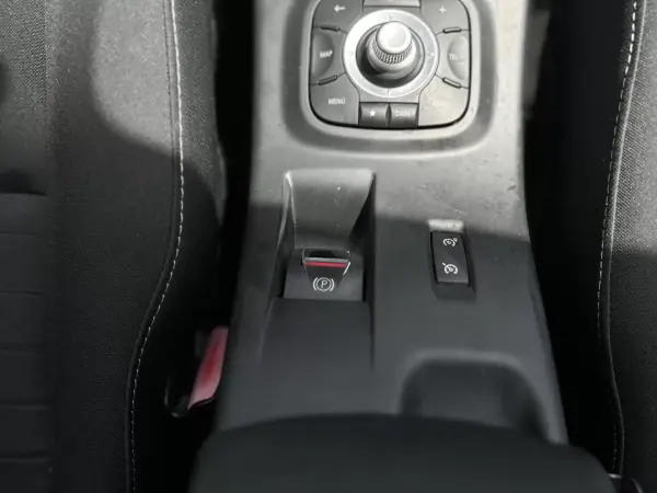 Renault Mégane Sport Tourer 2015 - 7990 EUR, 194000 km - AUTO.MOTO.pt - 194000km - foto 27 de 47