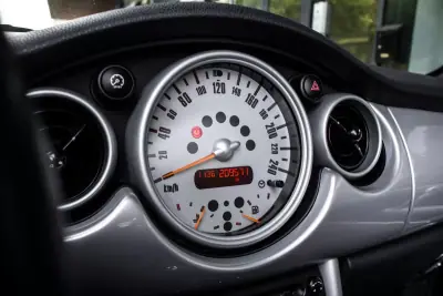 MINI 2005 - 7990 EUR, 209571 km - AUTO.MOTO.pt - 209571km - foto 20 de 31