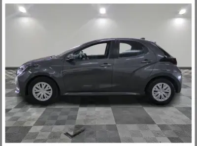 Toyota Yaris 2021 — photo 4 of 14