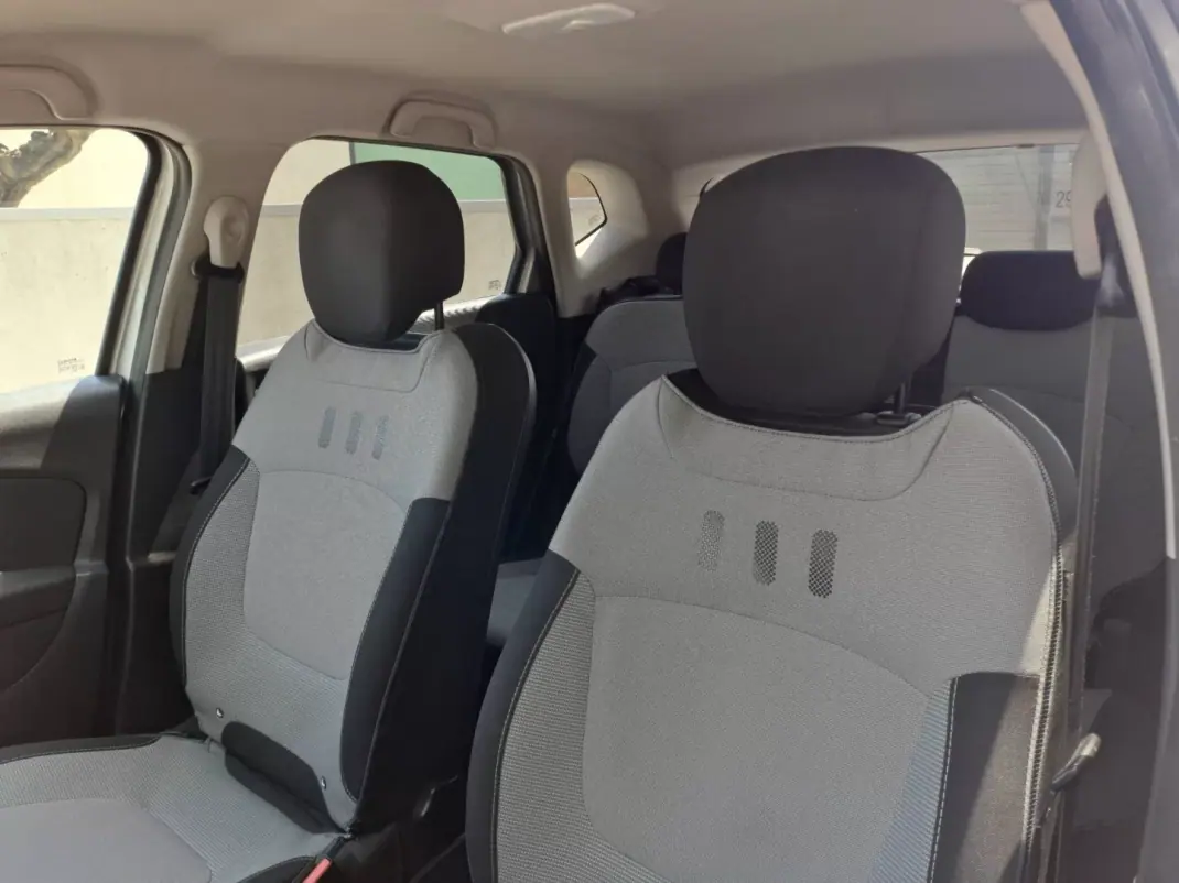 Renault Captur 2015 - 12500 EUR, 154000 km - AUTO.MOTO.pt - 154000km - foto 10 de 14