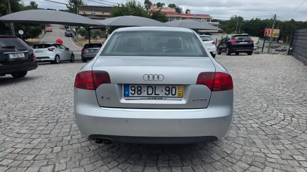 Audi A4 2007 - 5590 EUR, 300000 km - AUTO.MOTO.pt - 300000km - foto 4 de 19