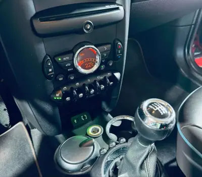 MINI Cooper 2014 - 16990 EUR, 120443 km - AUTO.MOTO.pt - 120443km - foto 46 de 59