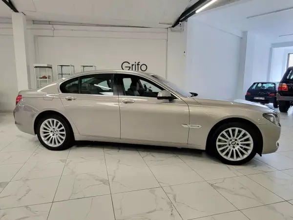 BMW 730 2009 - 23500 EUR, 107760 km - AUTO.MOTO.pt - 107760km - foto 3 de 54