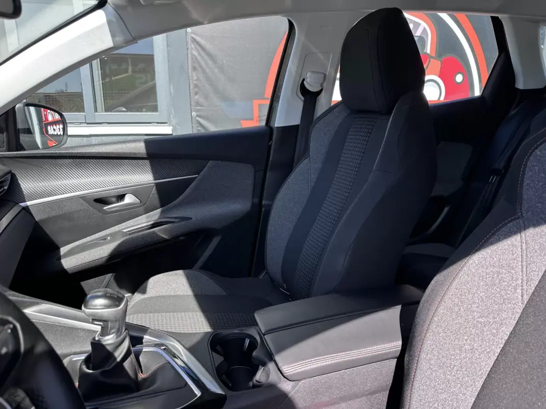Peugeot 3008 2019 - 13900 EUR, 180724 km - AUTO.MOTO.pt - 180724km - foto 20 de 34