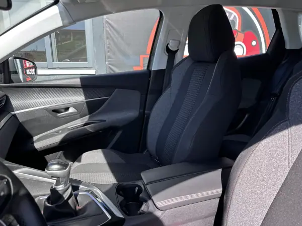Peugeot 3008 2019 - 13900 EUR, 180724 km - AUTO.MOTO.pt - 180724km - foto 20 de 34