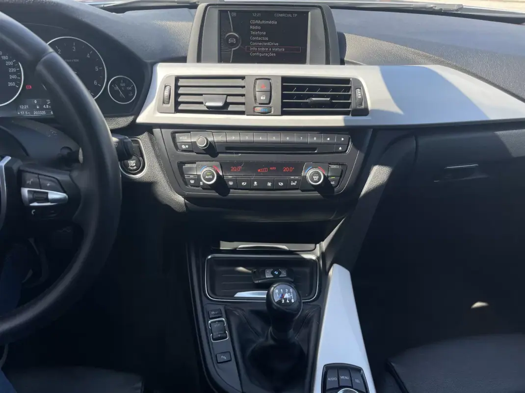 BMW 318 2014 - 15990 EUR, 203500 km - AUTO.MOTO.pt - 203500km - foto 13 de 19