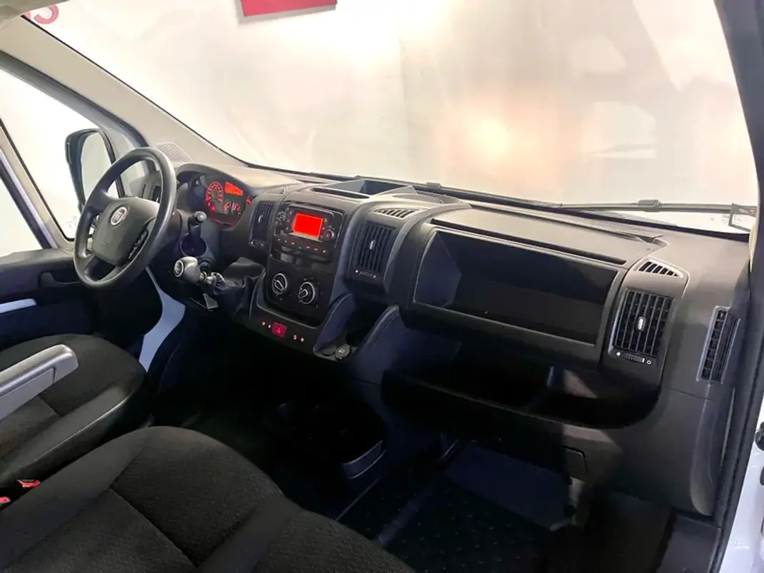 Fiat 2023 - 26450 EUR, 45000 km - AUTO.MOTO.pt - 45000km - foto 12 de 27