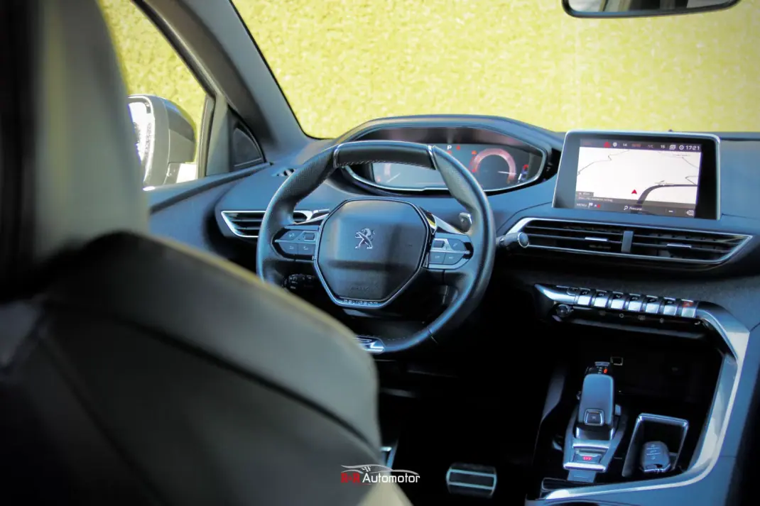 Peugeot 3008 2017 - 21500 EUR, 110000 km - AUTO.MOTO.pt - 110000km - foto 3 de 34