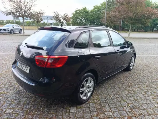 SEAT Ibiza ST 2011 - 4000 EUR, 209000 km - AUTO.MOTO.pt - 209000km - foto 4 de 12