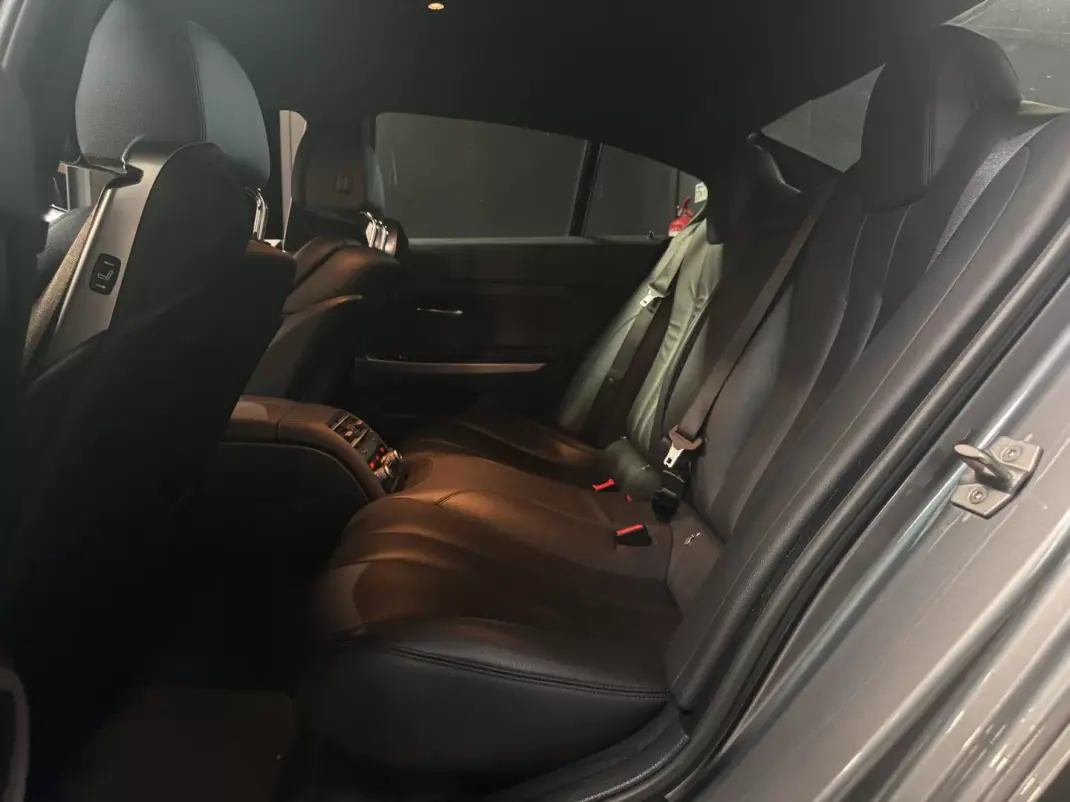 BMW 640 Gran Coupé 2017 - 38990 EUR, 134050 km - AUTO.MOTO.pt - 134050km - foto 24 de 28
