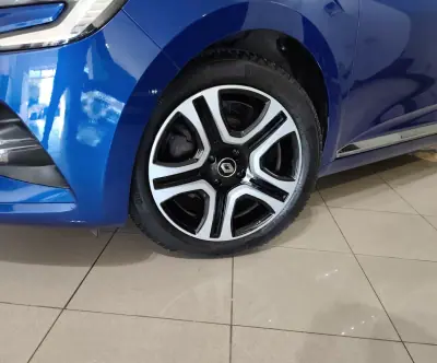 Renault Clio 2022 - 12990 EUR, 106000 km - AUTO.MOTO.pt - 106000km - foto 4 de 24
