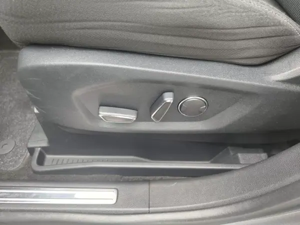 Ford S-Max 2019 - 22400 EUR, 124980 km - AUTO.MOTO.pt - 124980km - foto 12 de 18