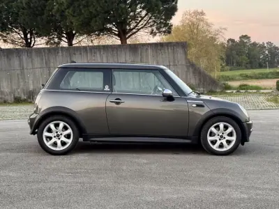 MINI 3 Portas 2006 - 6900 EUR, 160000 km - AUTO.MOTO.pt - 160000km - foto 7 de 26