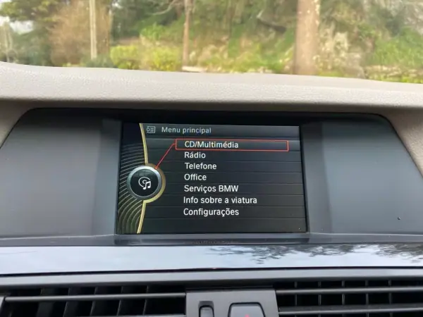 BMW 520 2011 - 14990 EUR, 250000 km - AUTO.MOTO.pt - 250000km - foto 21 de 28