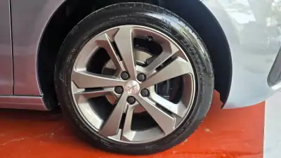 Peugeot 308 SW 2018 - 12650 EUR, 133760 km - AUTO.MOTO.pt - 133760km - foto 10 de 60