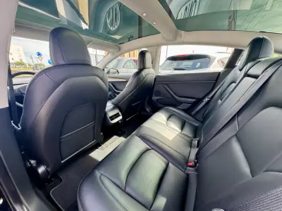 Tesla Model 3 2022 - 28690 EUR, 82305 km - AUTO.MOTO.pt - 82305km - foto 20 de 31