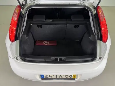 Fiat Punto 2017 - 7950 EUR, 77357 km - AUTO.MOTO.pt - 77357km - foto 17 de 31