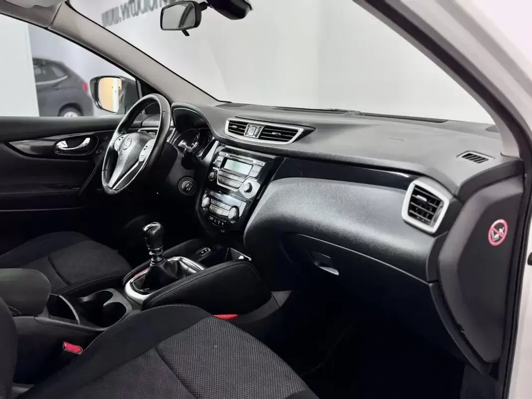 Nissan Qashqai 2015 - 13750 EUR, 96000 km - 96000km - foto 40 de 45