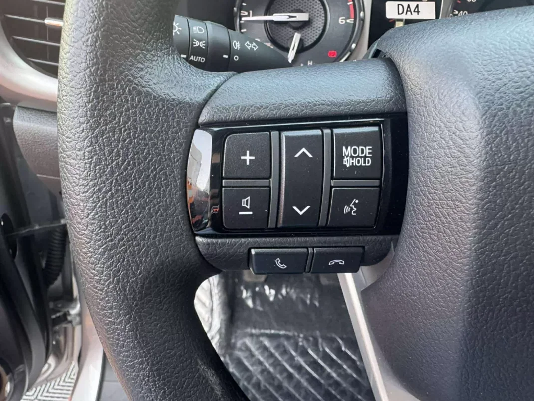 Toyota Hilux 2025 - 64900 EUR, 34 km - AUTO.MOTO.pt - 34km - foto 17 de 29