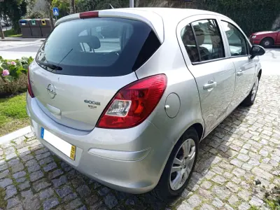 Opel Corsa 2010 - 4990 EUR, 229548 km - AUTO.MOTO.pt - 229548km - foto 4 de 11