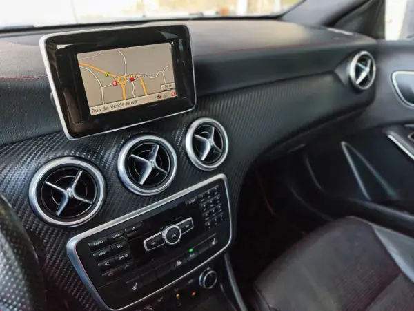 Mercedes-Benz A 180 2013 - 15800 EUR, 204000 km - AUTO.MOTO.pt - 204000km - foto 15 de 17