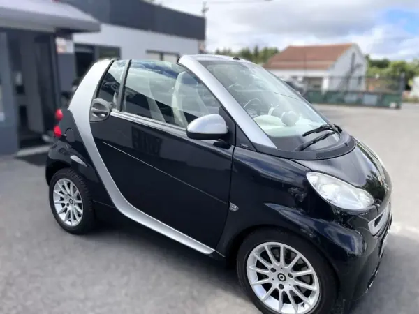 Smart Fortwo Cabrio 2011 - 8900 EUR, 129245 km - AUTO.MOTO.pt - 129245km - foto 24 de 29