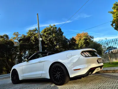 Ford Mustang 2015 - 37500 EUR, 159000 km - AUTO.MOTO.pt - 159000km - foto 5 de 22